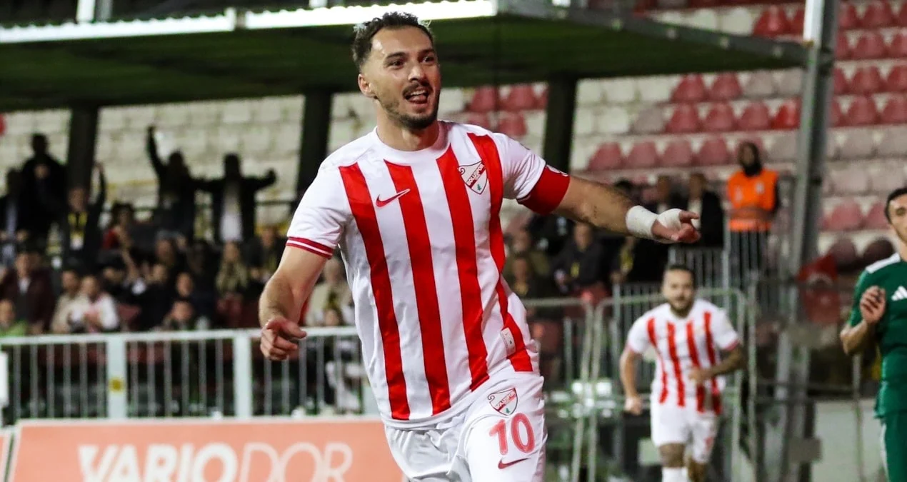 Pulsuz transfer olunan futbolçu birinci liqada 8 oyunda 10 qol vurub.
