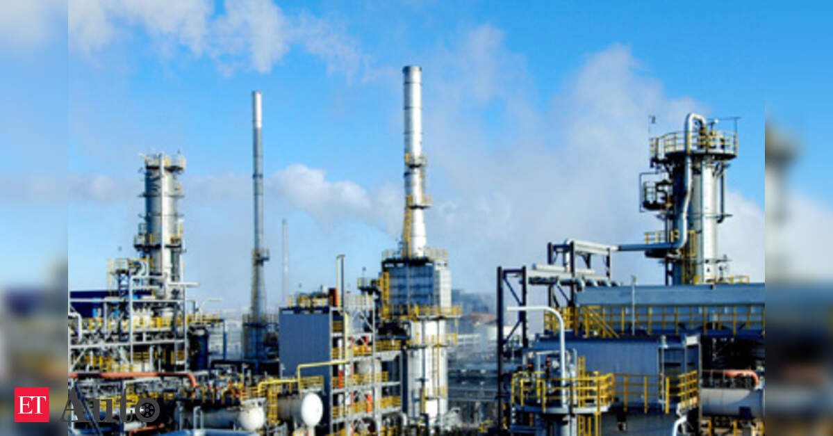 Hindistan neftayırma zavodlarında may emalı illik 0.4% artıb
