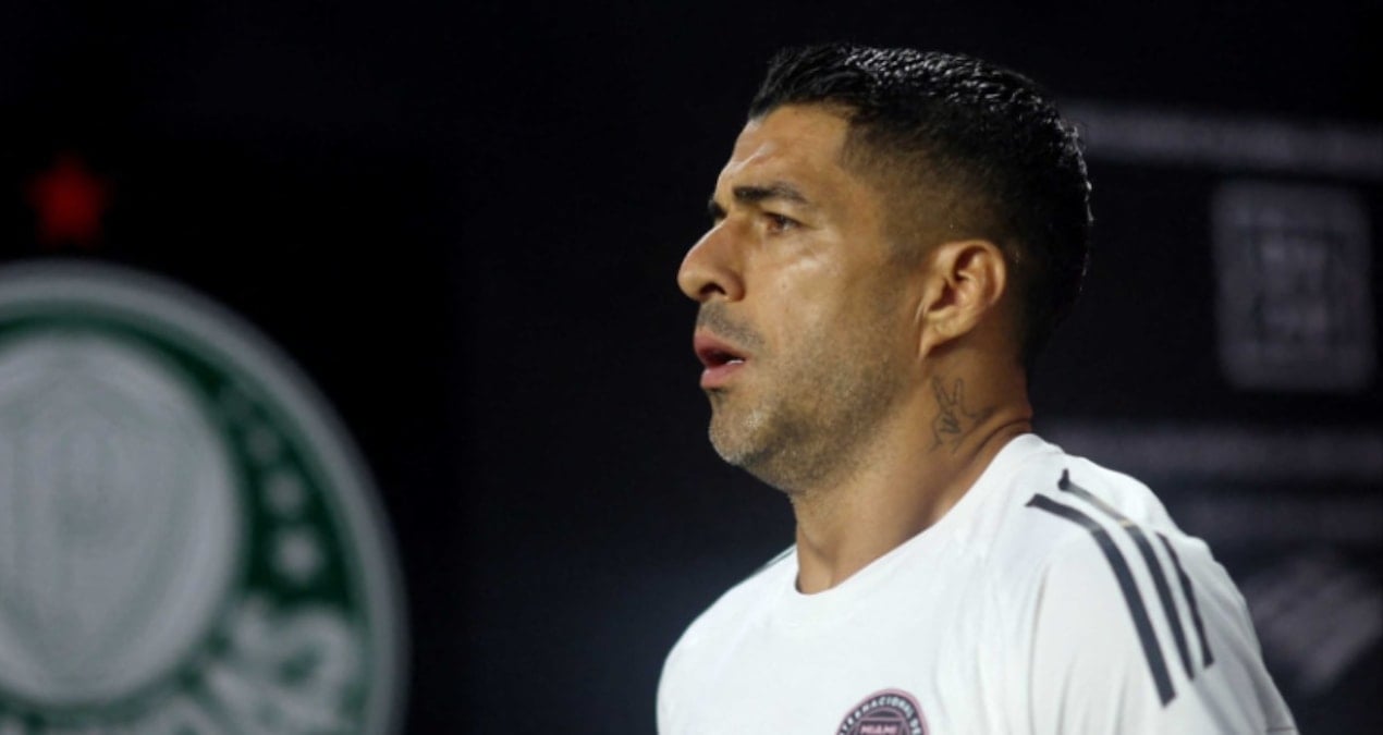 Luis Suares tüpürdüyünə görə cəzalandırıldı