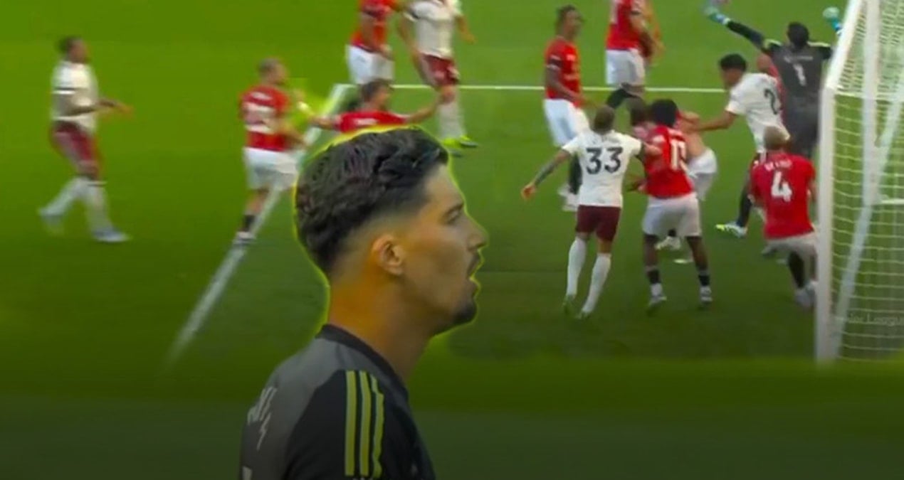 Altay Bayındır topu öz qapısına yumruqladı