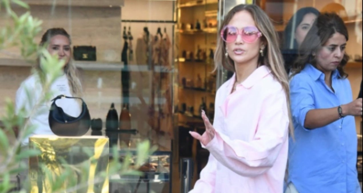 Cennifer Lopez İstanbulda: Dəbdəbəli alış-verişlə başladı