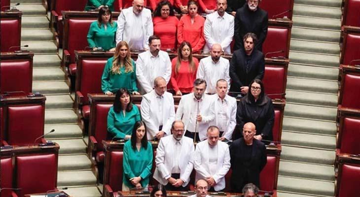 İtaliya Parlamentində Fələstin rəngləri ilə etiraz