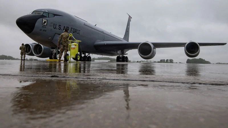 Принадлежащий ВВС США самолет-заправщик пропал в Ираке вместе с пятью членами экипажа