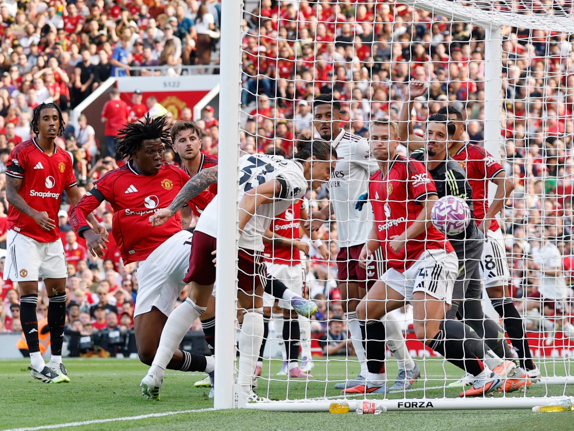 Arsenal Mançester Yunayteddə Bayindirin səhvi ilə 1-0 qalib gəldi