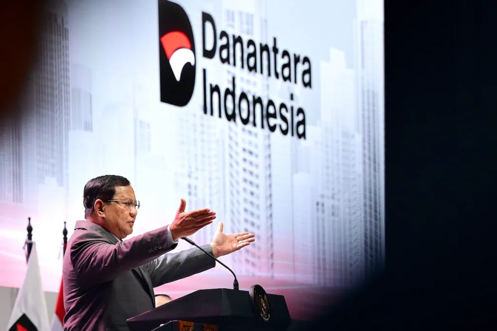 Первая годовщина Данантары была отмечена революционными заявлениями Прабово и оставшимися без ответа вопросами.