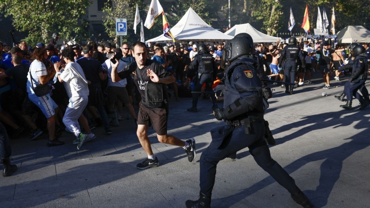 Real Madrid Fələstin bayrağını qadağan etdi, polis fransızlarla toqquşdu