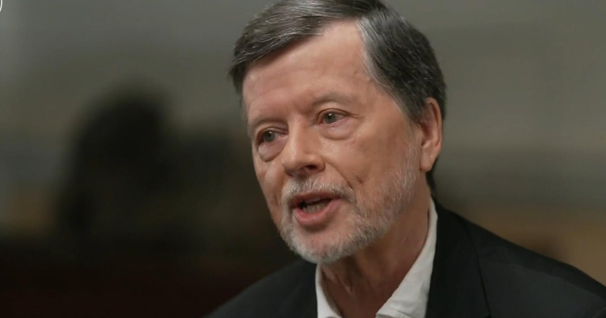 Ken Burns: İctimai Yayıma dəstək kəsmək qısagörüşlülükdür