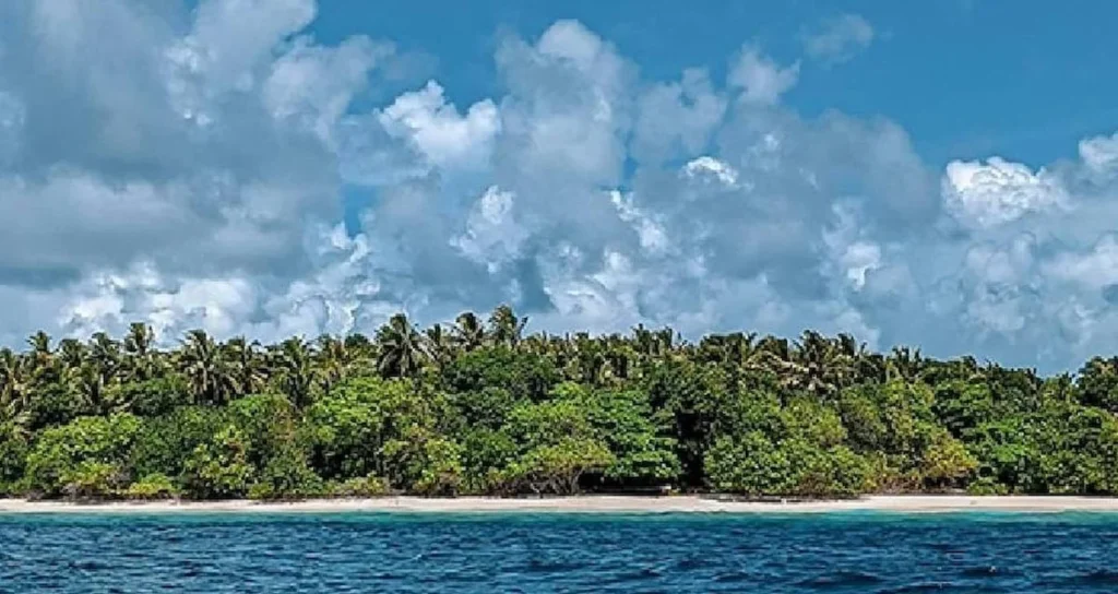 Borneo: The Unique Island Where Three Countries Meet and 200 Languages Are Spoken