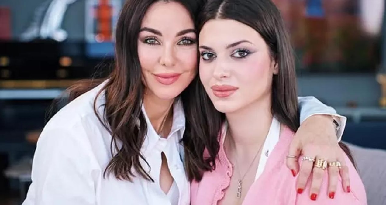 Canlı yayımda 18+ mesaj ifşası