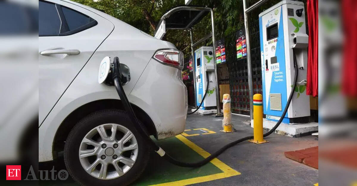 CareEdge: Hindistanda elektrikli avtomobil satışları 2028-ə qədər 7%-i ötəcək