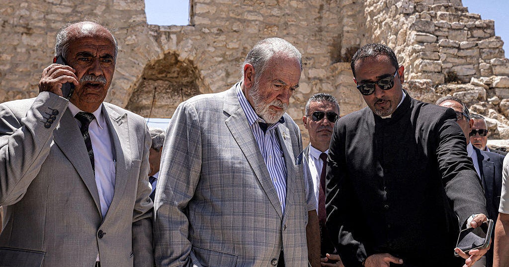 Hakkabi Qərb Sahildəki kilsəyə baş çəkdi