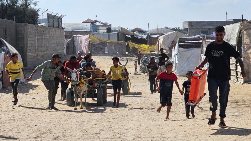 Səhiyyə Nazirliyi: Qəzzada bazar günü humanitar yardım zamanı ən azı 73 nəfər İsrail atəşindən həlak oldu