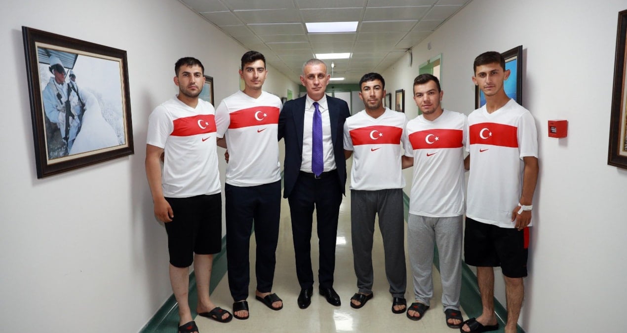 Hacıosmanoğlu Müalicə Alan Əsgərləri Ziyarət Etdi