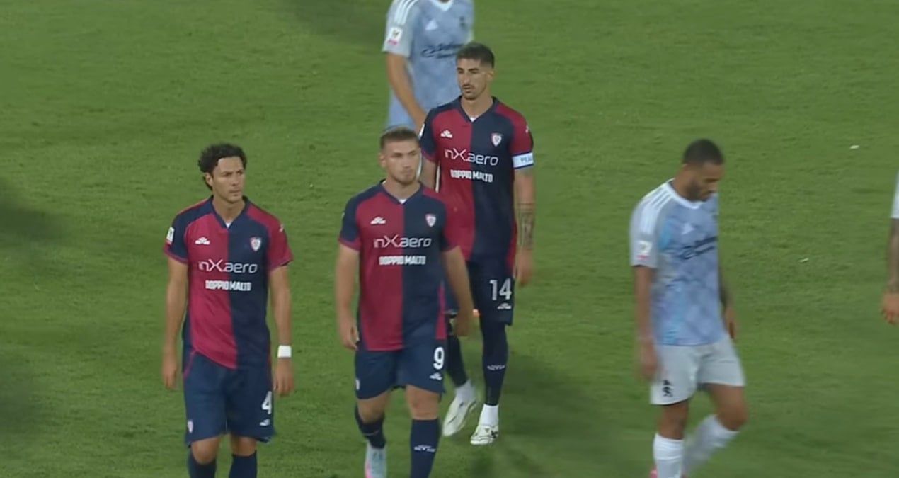 Semih Kılıçsoy ilk oyunda alqış qazandı