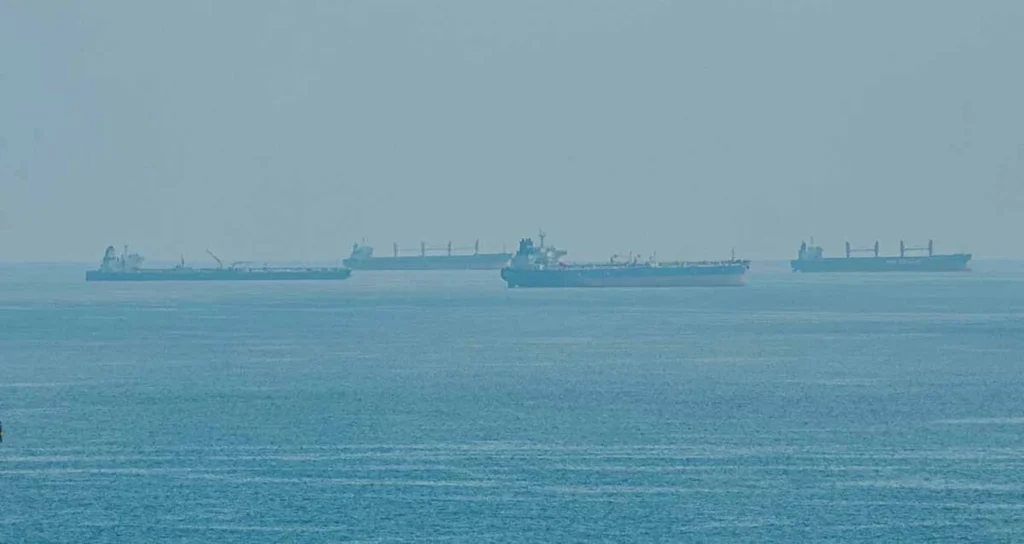 1200-километровый трубопровод Саудовской Аравии, построенный с целью снижения риска Ормузского пролива, столкнулся с неожиданными проблемами.