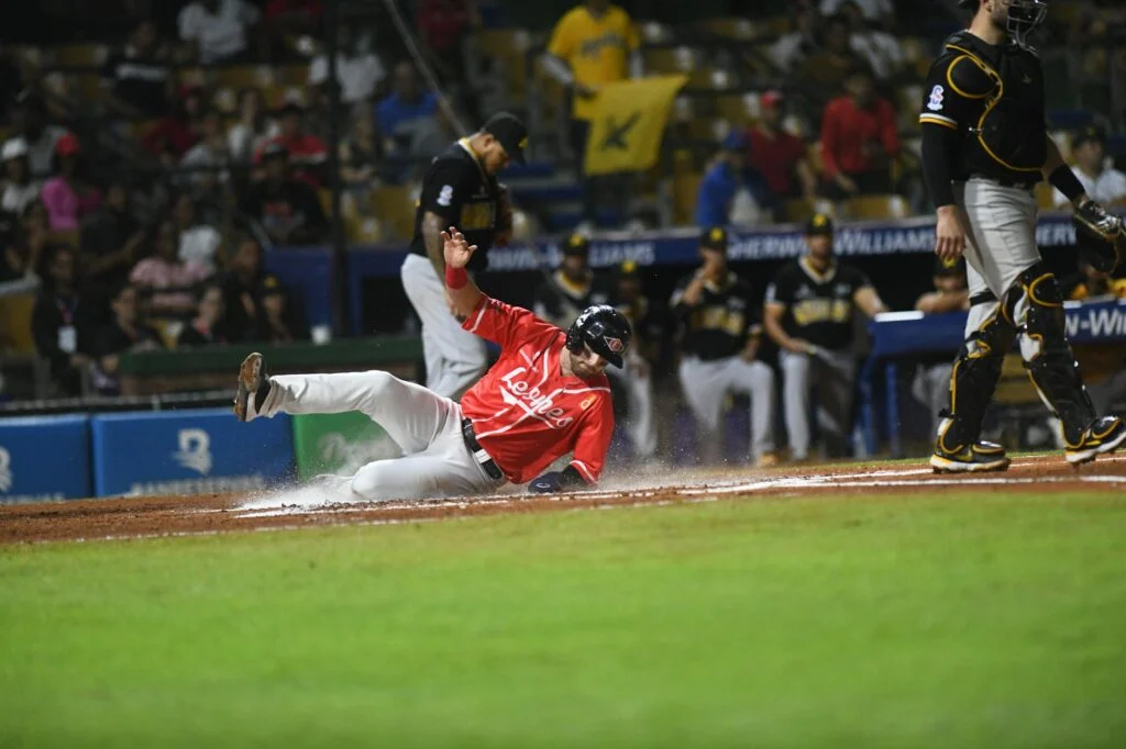 USA and Dominican Republic to Face Off in World Baseball Classic Semifinals