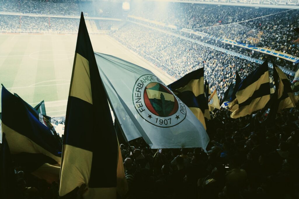 Mason Greenwood's performance at Fenerbahçe sparks debate: Penalty scandal and reactions