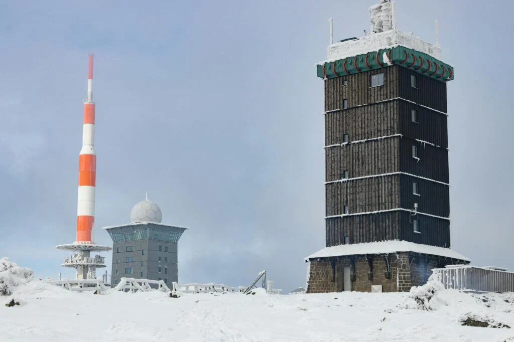 Двойной эффект на цены на топливо: Радость от удешевления, страх подорожания