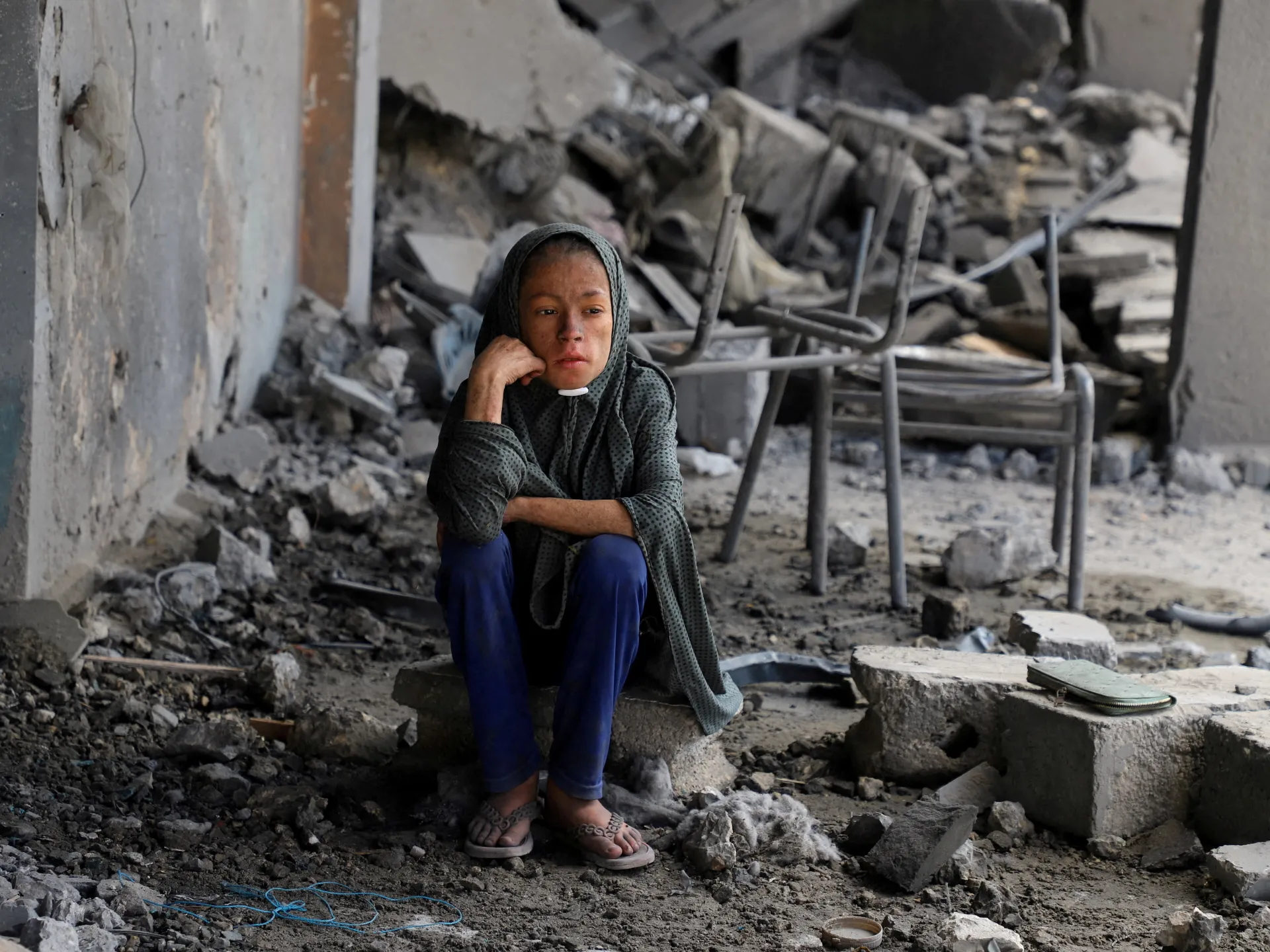 İsrail Qəzza şəhərində qalanları təhdid edir, 53 nəfər öldürüldü