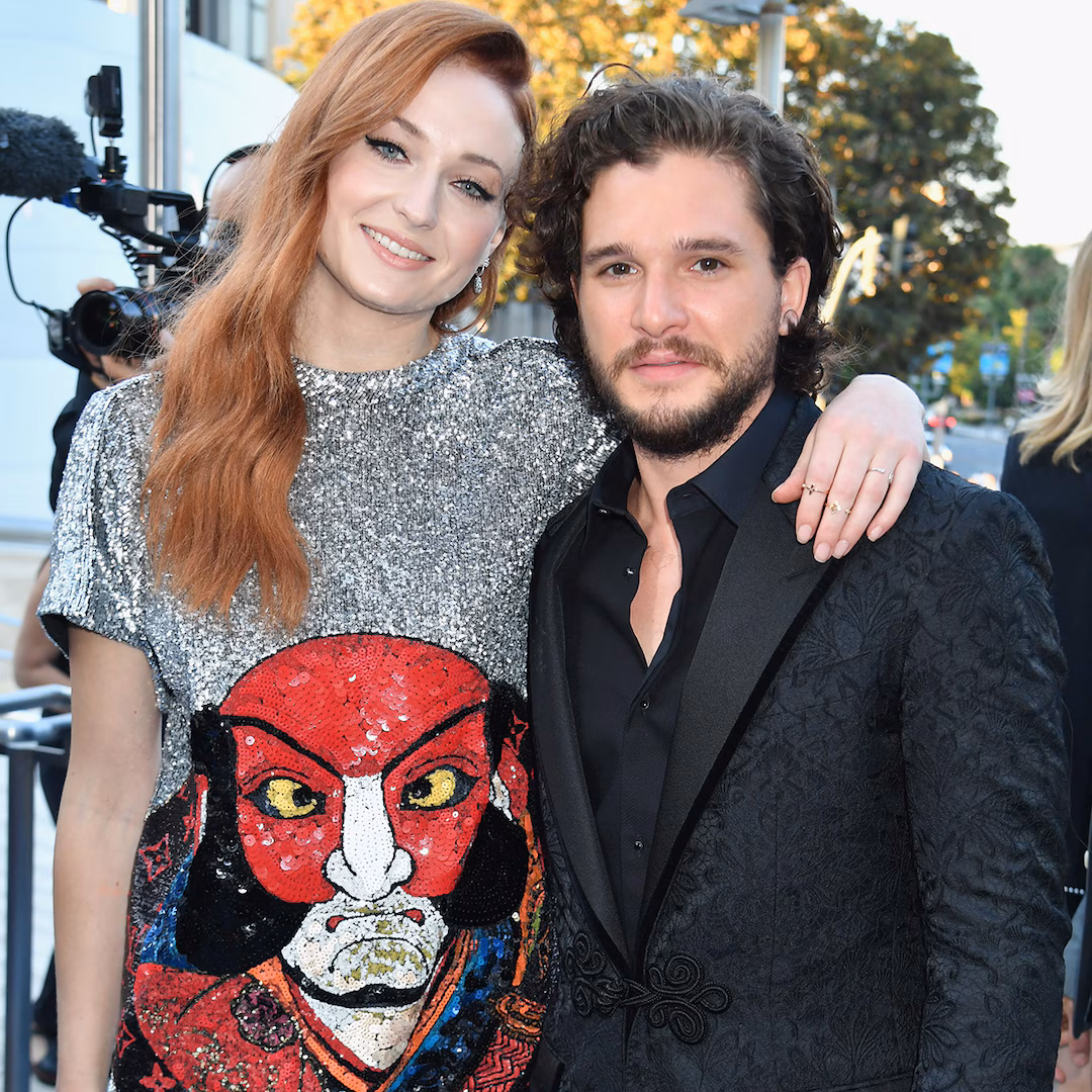 Kit Harinqton Sofiya Ternerlə "Dreadful"dakı öpüşünü açıqladı