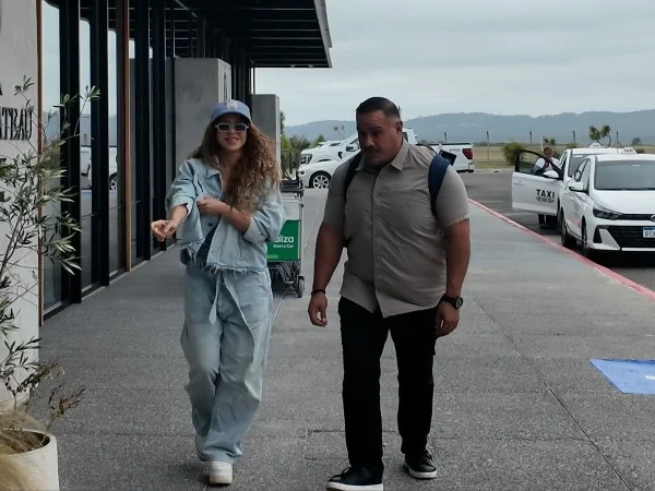 Şakira Uruqvaydan Paraqvaya konsert üçün getdi, geri qayıdır