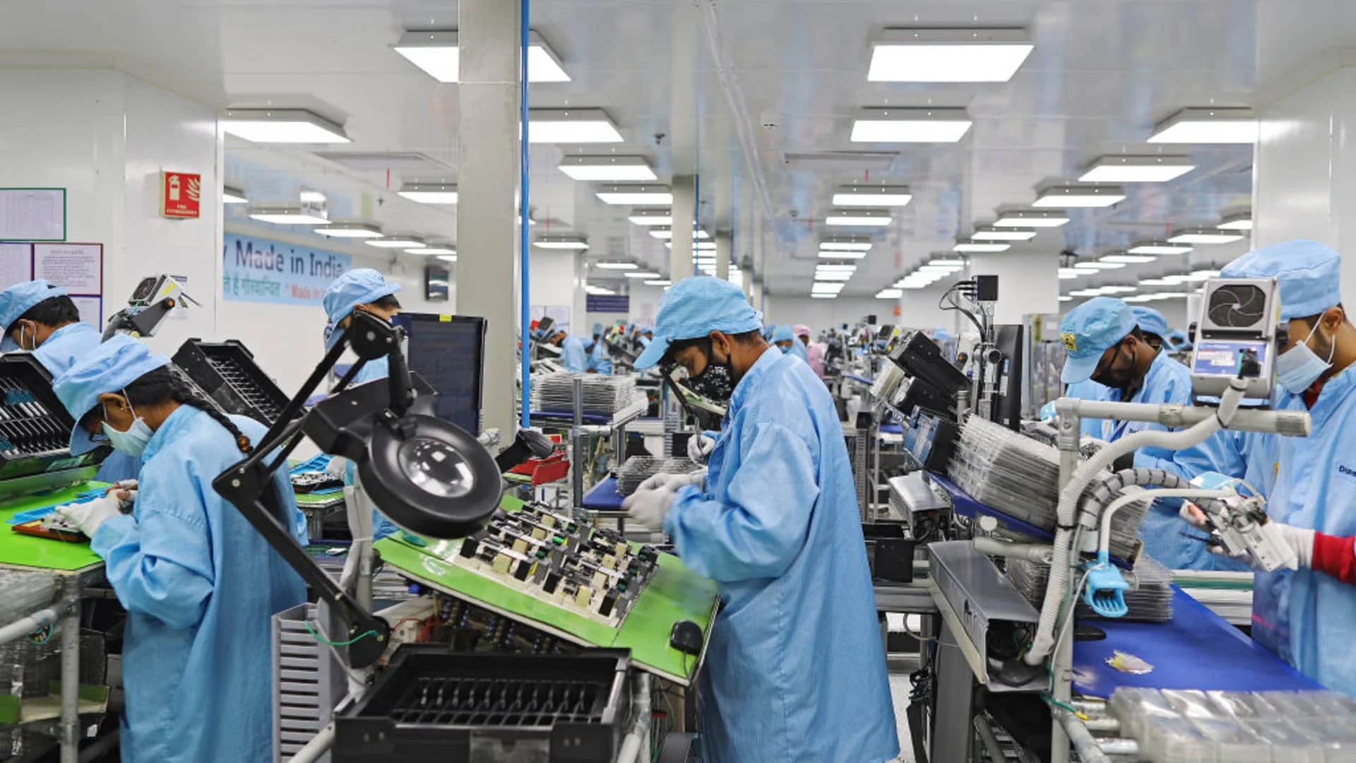 Hindistan sənaye istehsalı oktyabrda cəmi 0.4% artaraq proqnozları doğrultmadı