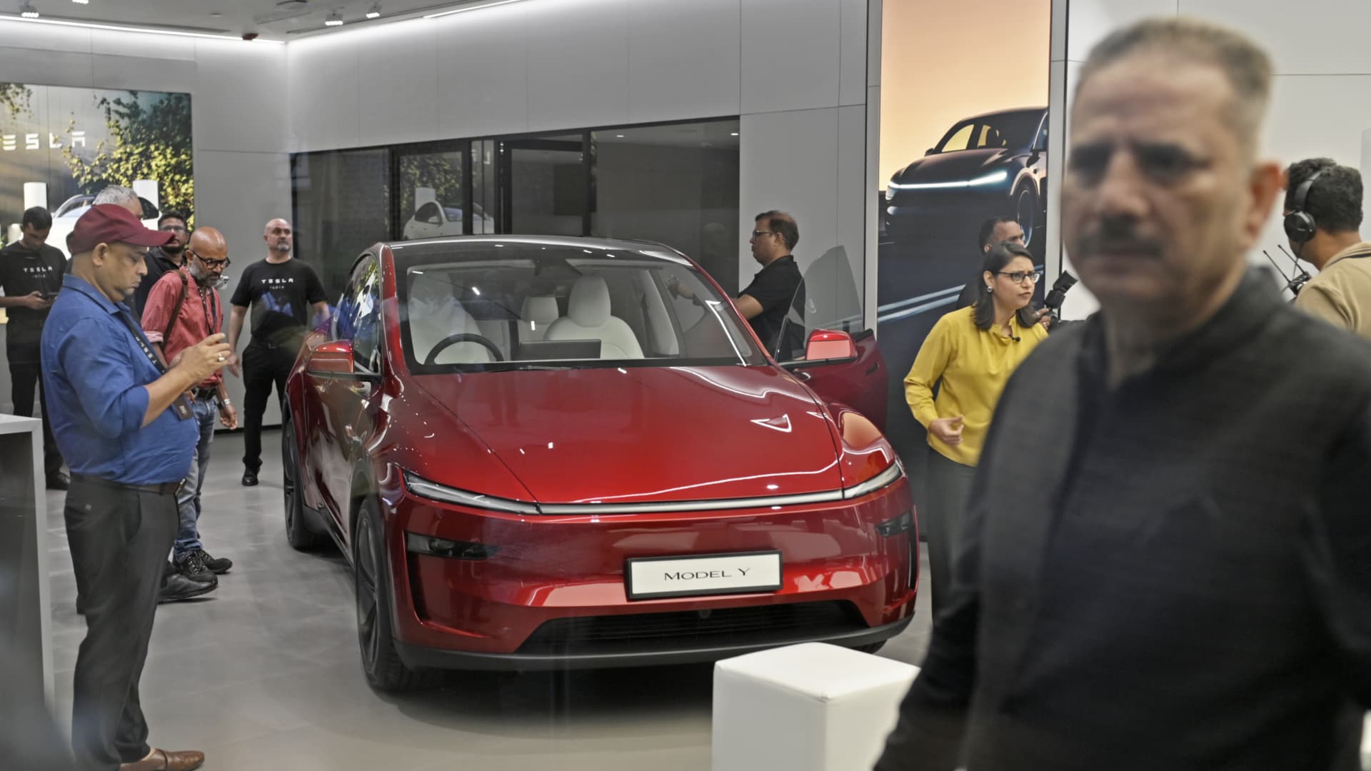 Orta təbəqə elektrikli avtomobilə niyə keçmir