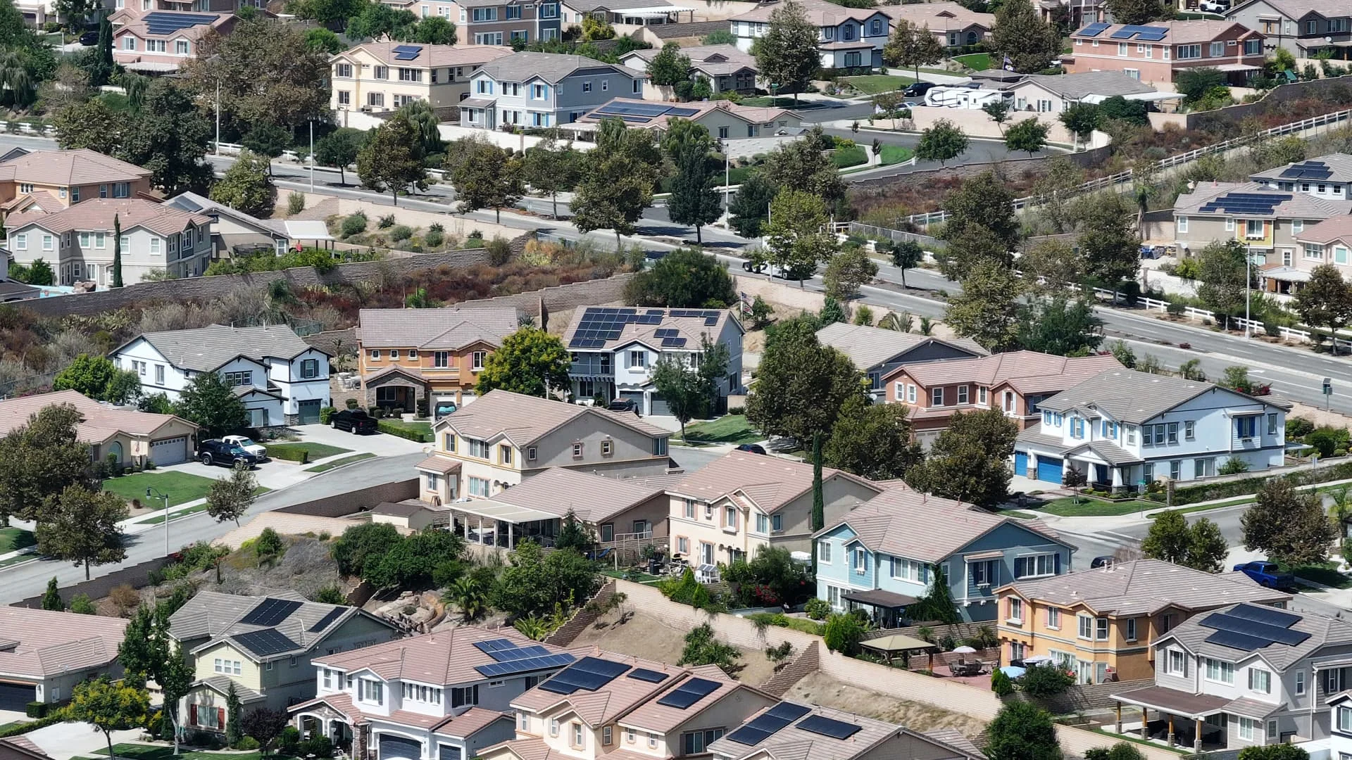 Redfin: Ev satıcıları elanları daha çox geri çəkir