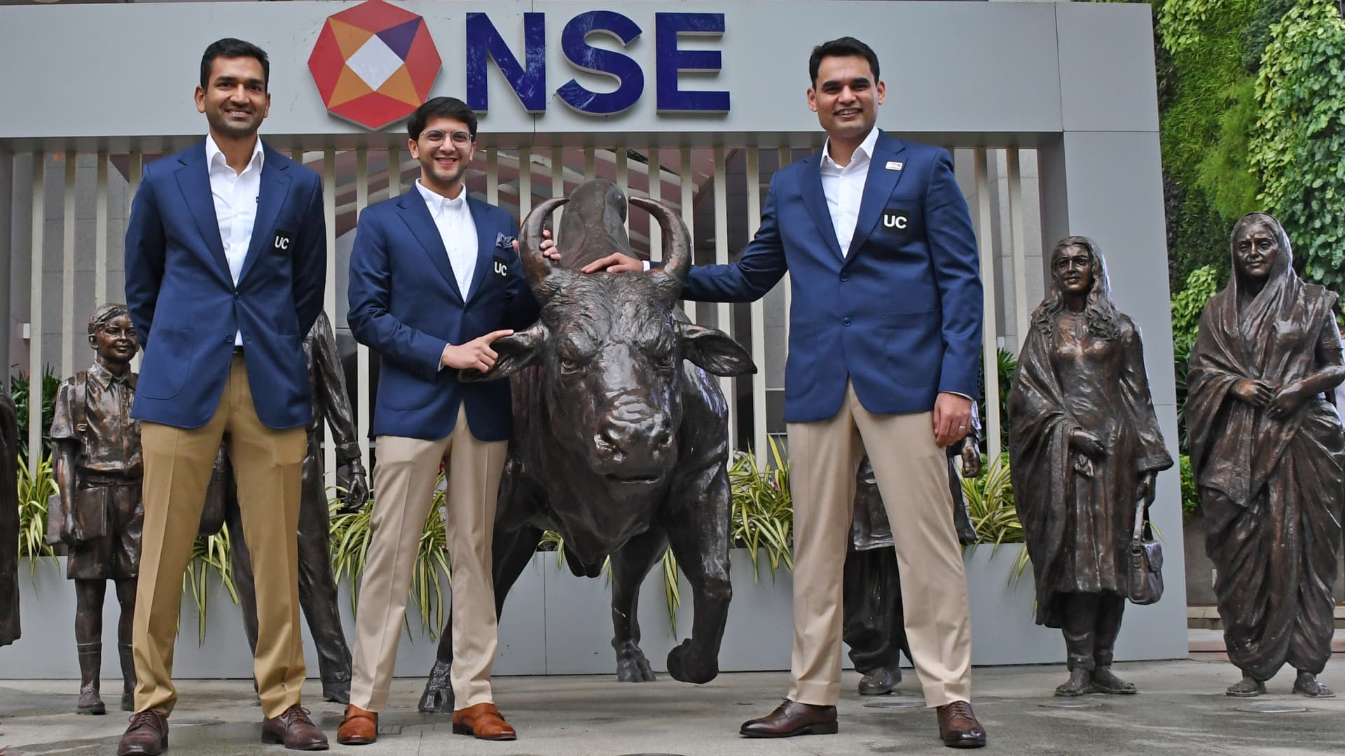 Hindistan: Xarici investorlar səhmləri satır, IPO-lara axın edir