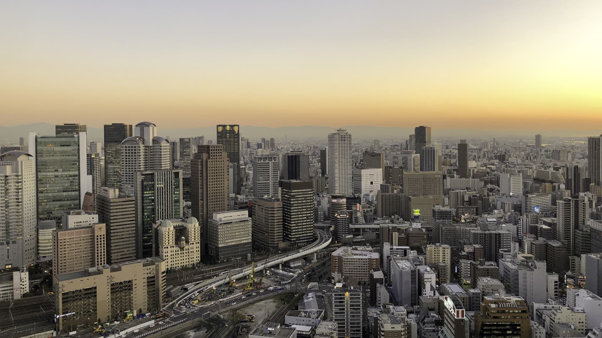 Sİ ticarəti və Asiya İndeksləri: Nikkei 225, Hang Seng