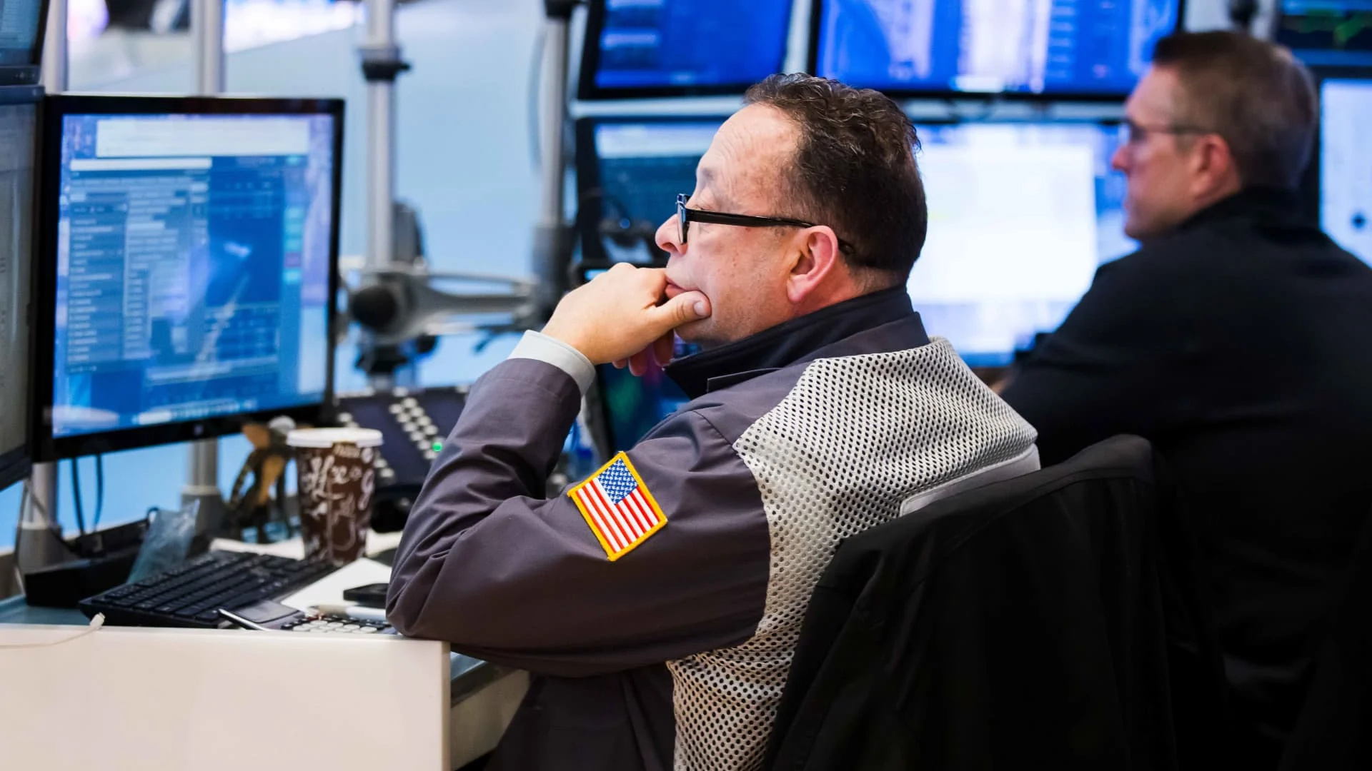 Fond bazarı: Canlı izləmə