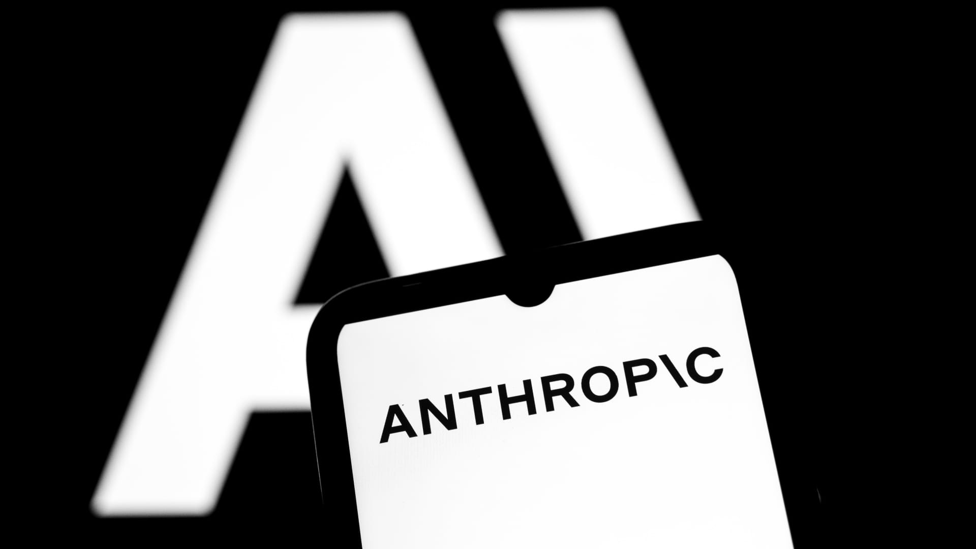 Anthropic OpenAI rəqabətində nəhəng İPO-ya hazırlaşır