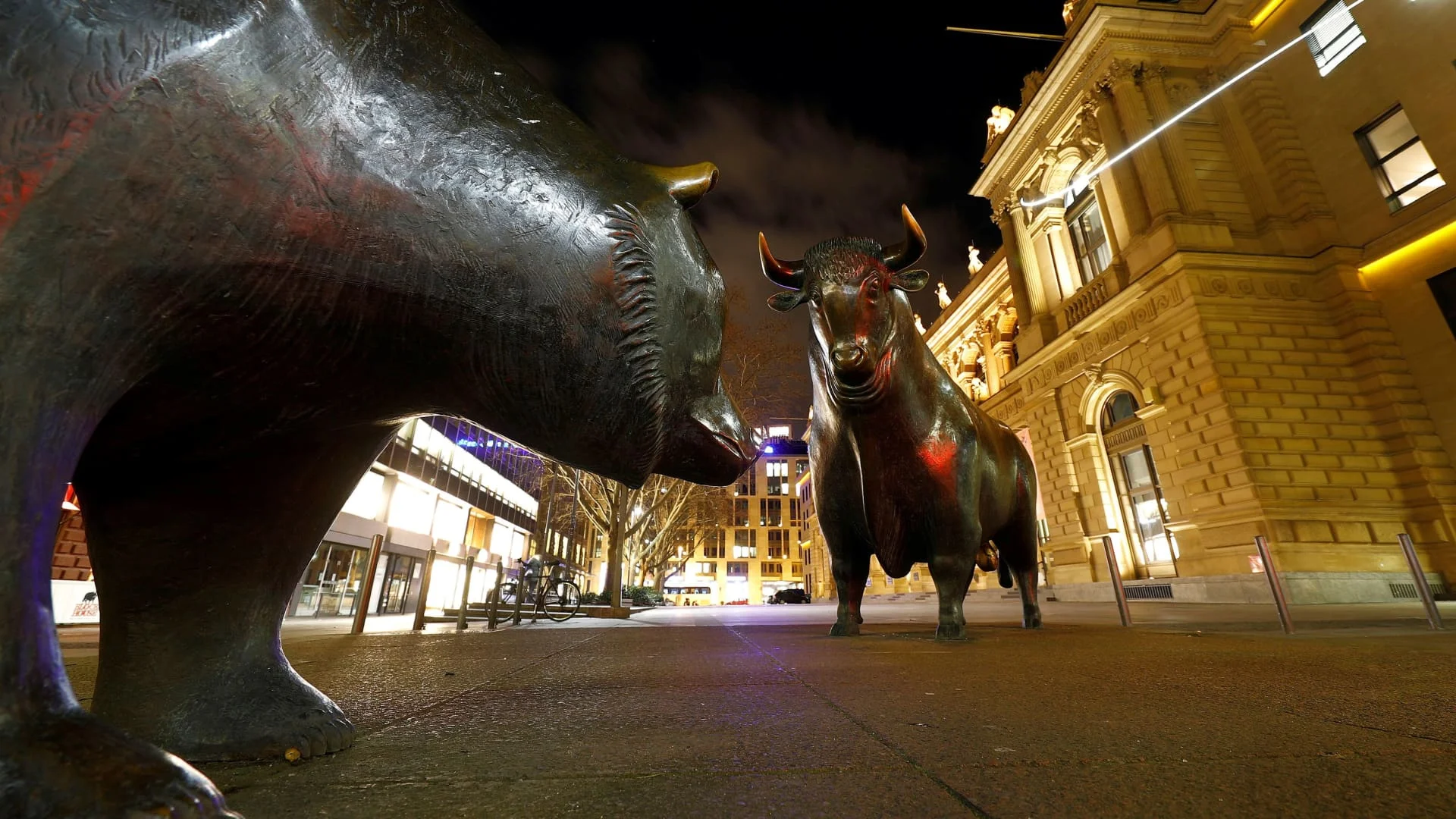 Avropa Birjalarında Düşüş: Süni İntellekt Səhmləri Ucuzlaşır, Metallar Bahalaşır