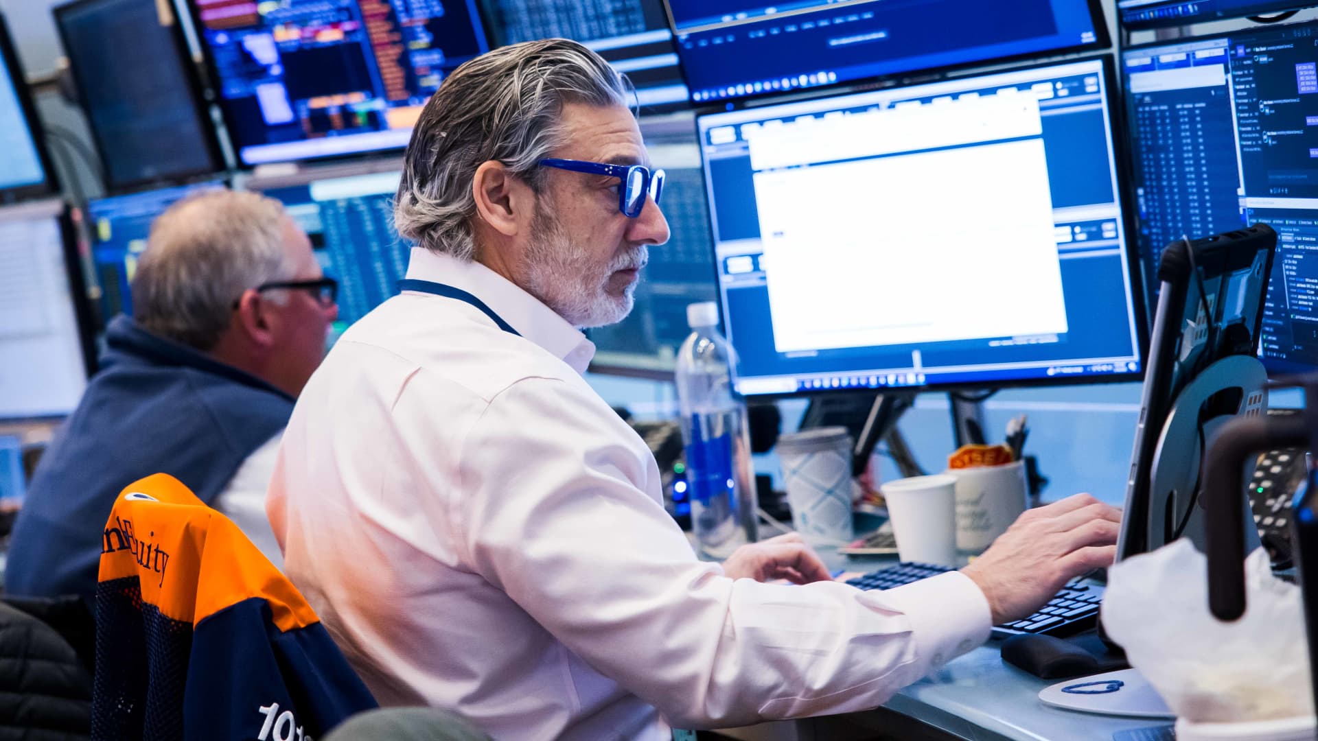 Birjalarda son vəziyyət: Canlı yenilənir