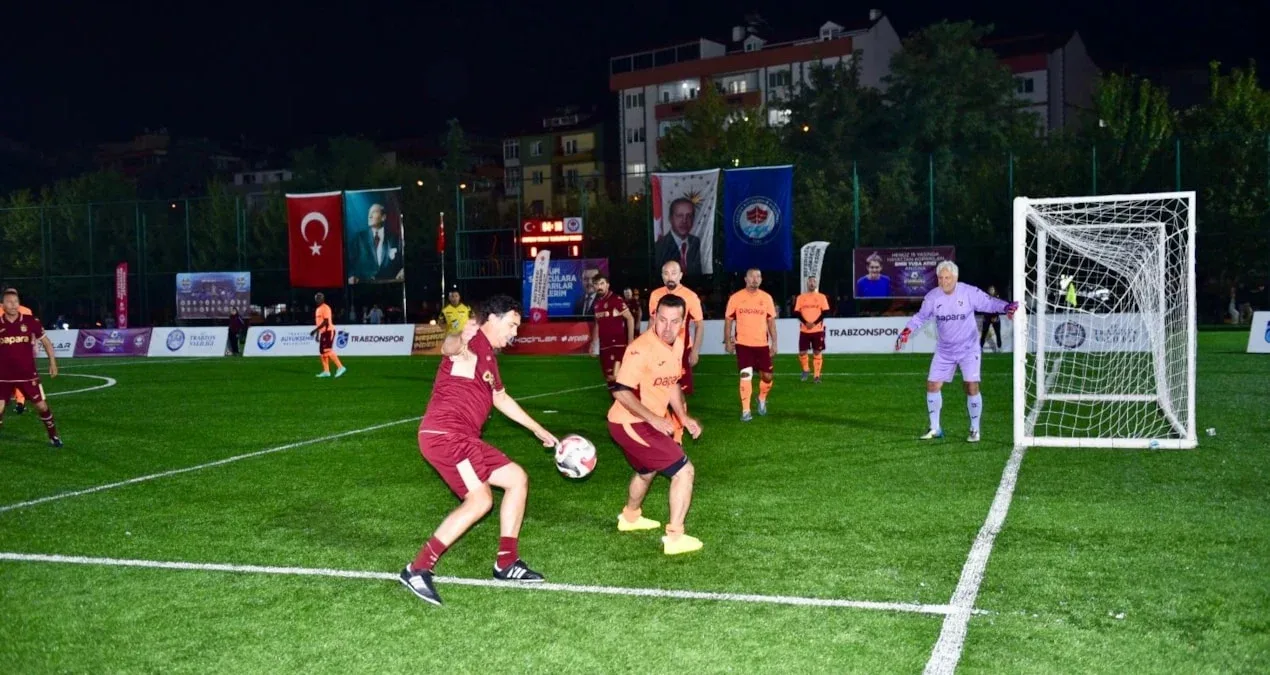 Trabzonsporun əfsanəvi futbolçuları Emir Yuşa üçün meydana çıxdı