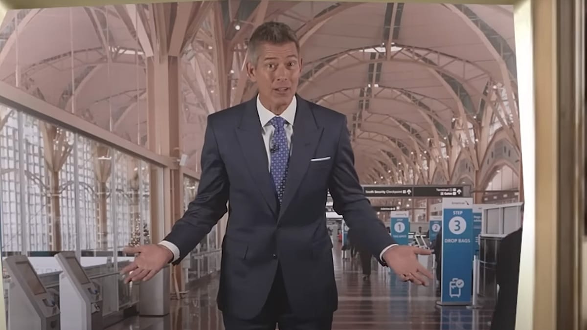 ABŞ Nəqliyyat rəhbəri sərnişinləri "hörmətlə geyinməyə" çağırır Tənqidçilər problem geyimdə deyil deyir