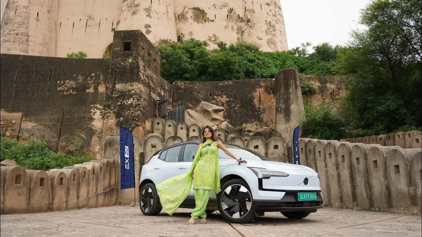 Volvo EX30 kiçik elektrikli avtomobili böyük sürpriz oldu