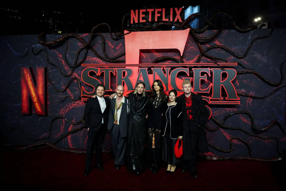 Netflix "Stranger Things"i Velosiped Turları və Məhsul Hücumu ilə Yola Salır