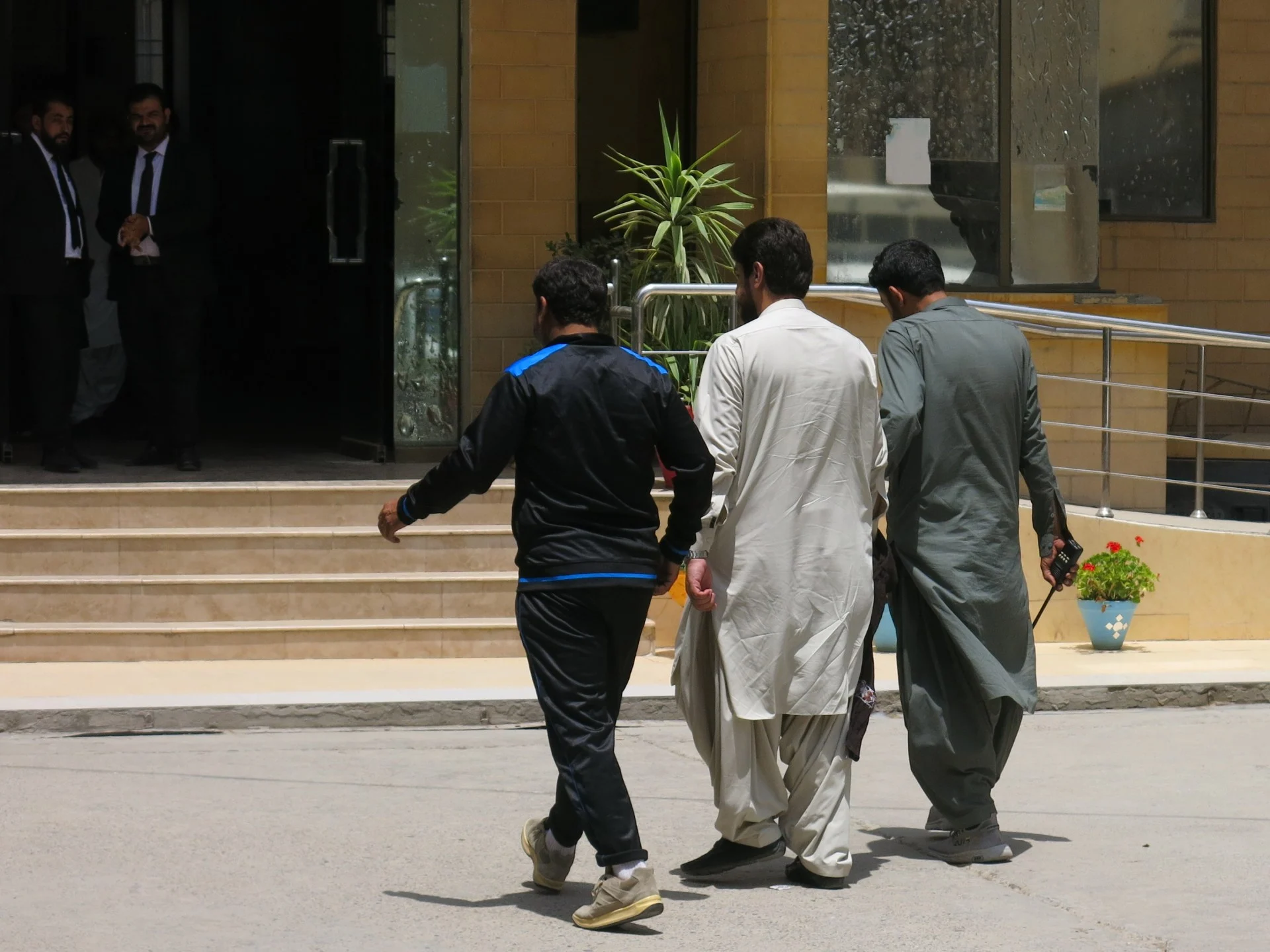 Viral Video: Pakistan Onlarla 'Namus Cinayəti' Şübhəlisini Həbs Etdi