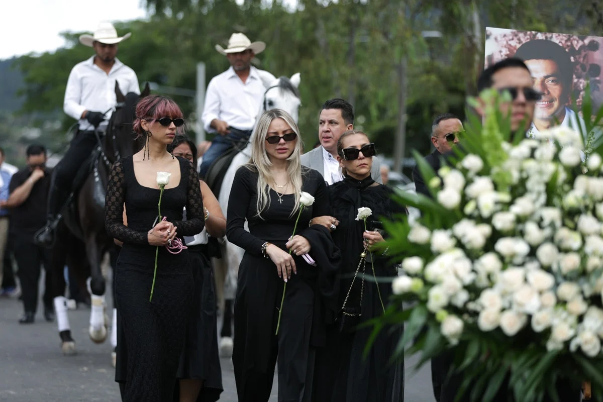 Amerikada həbsxanada ölən narkobaronun möhtəşəm dəfni