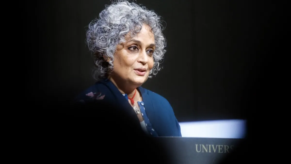 Arundhati Roy Qəzza şərhlərindən şok olaraq Berlinaleni tərk etdi