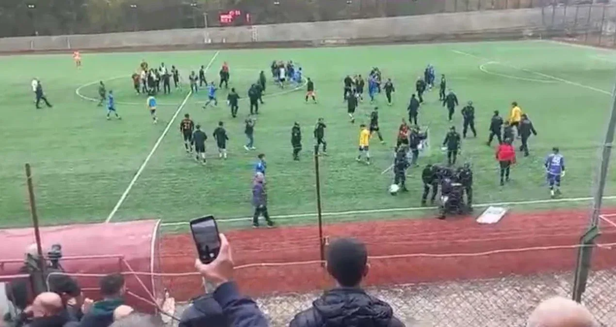 Qarışıqlıqdan sonra oyun təxirə salındı