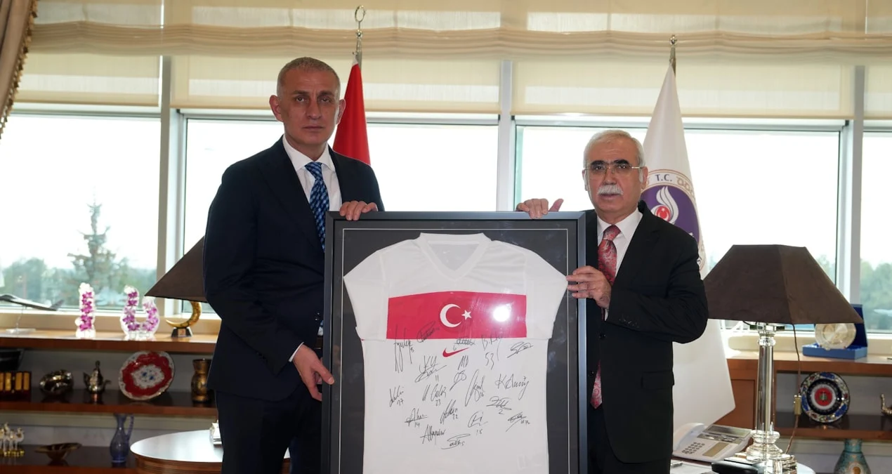 Hacıosmanoğlu Konstitusiya Məhkəməsinin sədrini ziyarət edib