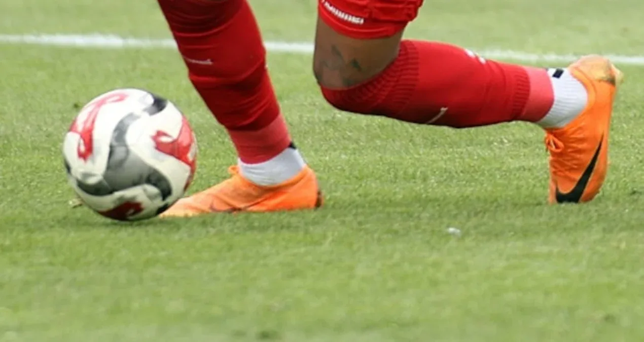 Cəzalı oyunçu oynatdılar, baha başa gəldi!