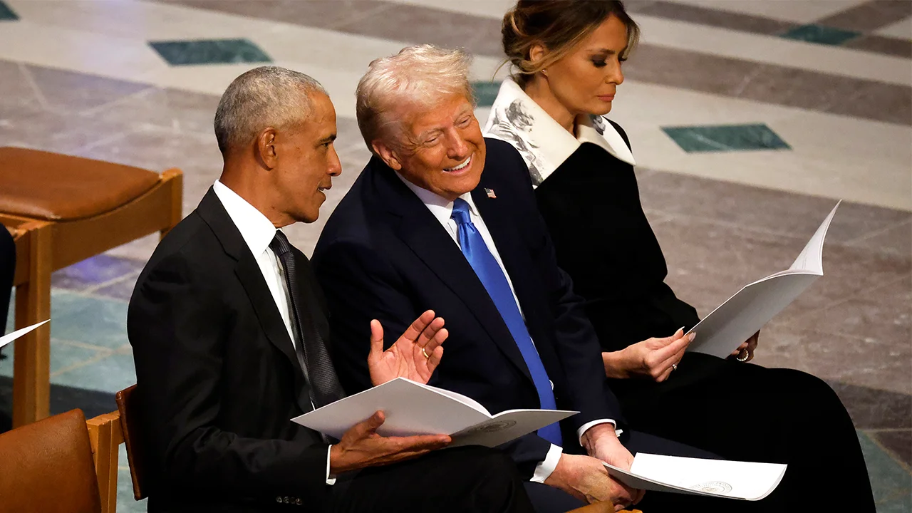 Karterin dəfnində Tramp və Obamadan qolf söhbəti
