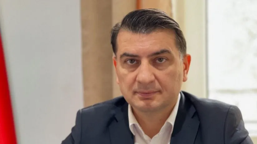 Azər Qasımlının məhkəməsi: 3 dəqiqəlik iclas