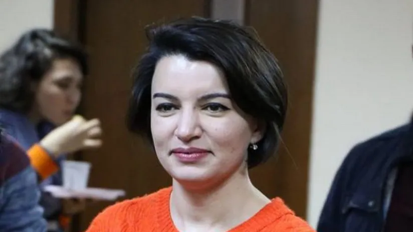 Həşərat dolu otaqda aclıq işgəncəsi