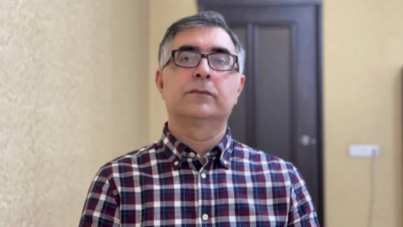 Anar Məmmədlinin dizi şişib, yeriyə bilmir