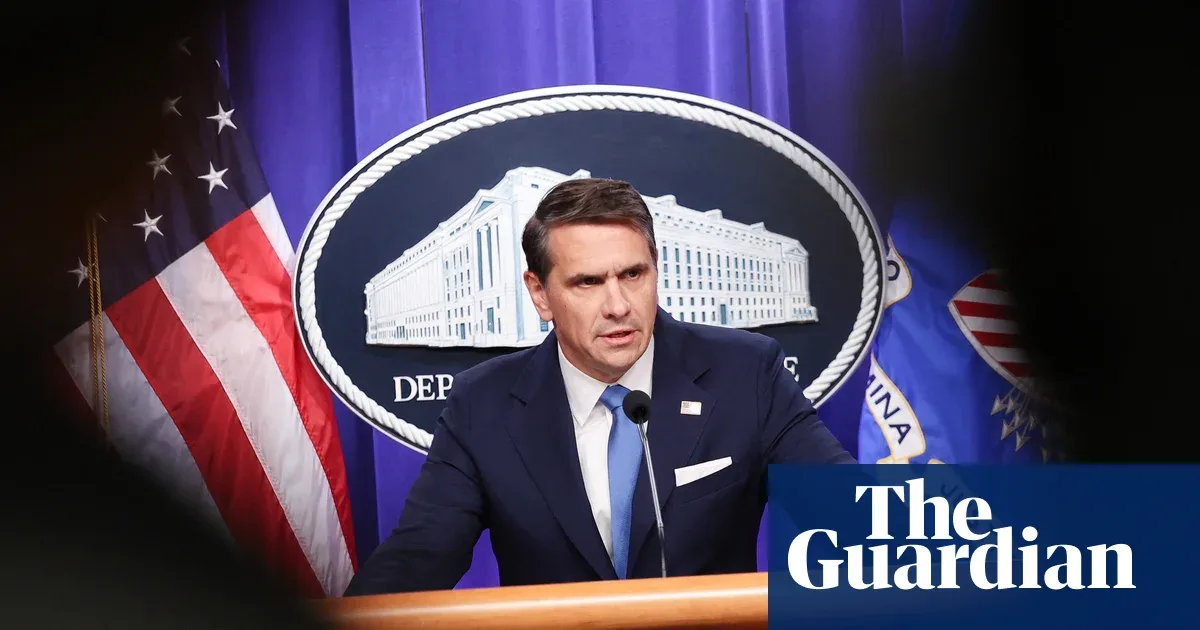 Epstein sənədləri qəzəbi yatırtmadı: Gizlətmə iddiaları alovlandırdı