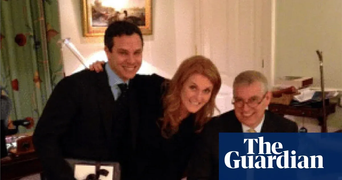 Endryunun müşaviri Epşteynə Çin vizasında məhkumluğu gizlətməyi məsləhət verdiyi ortaya çıxıb